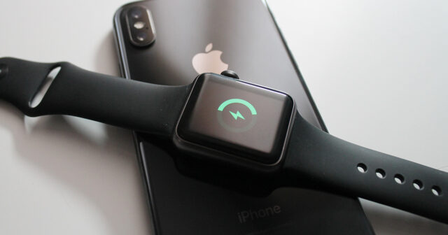 Apple menonton iPhone pengisian nirkabel yang dapat dibalik