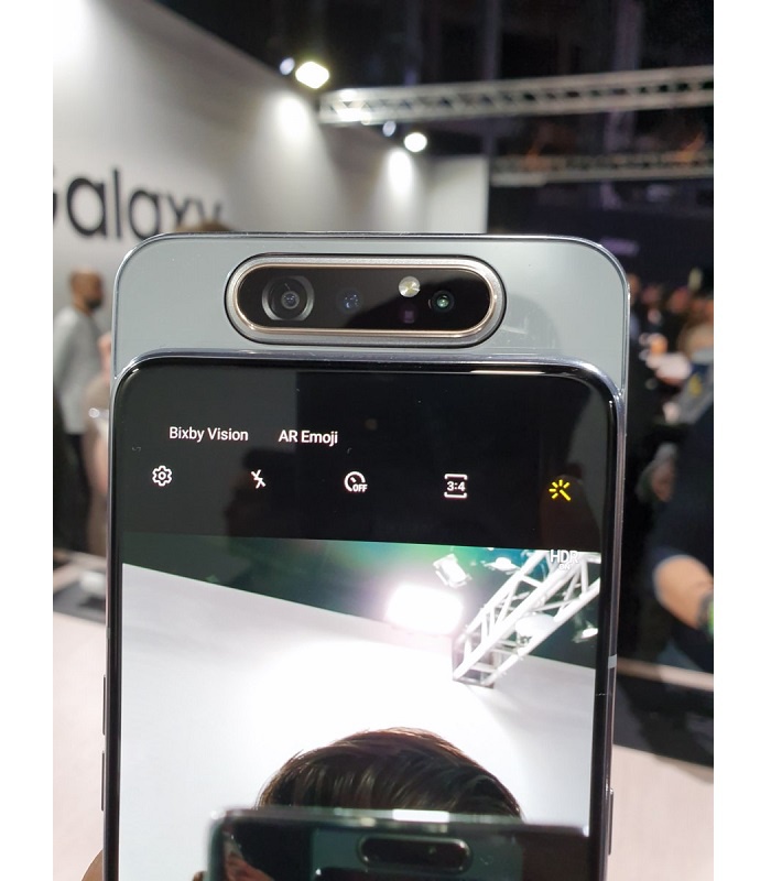 Это обновление улучшает камеру Samsung Galaxy A80 1