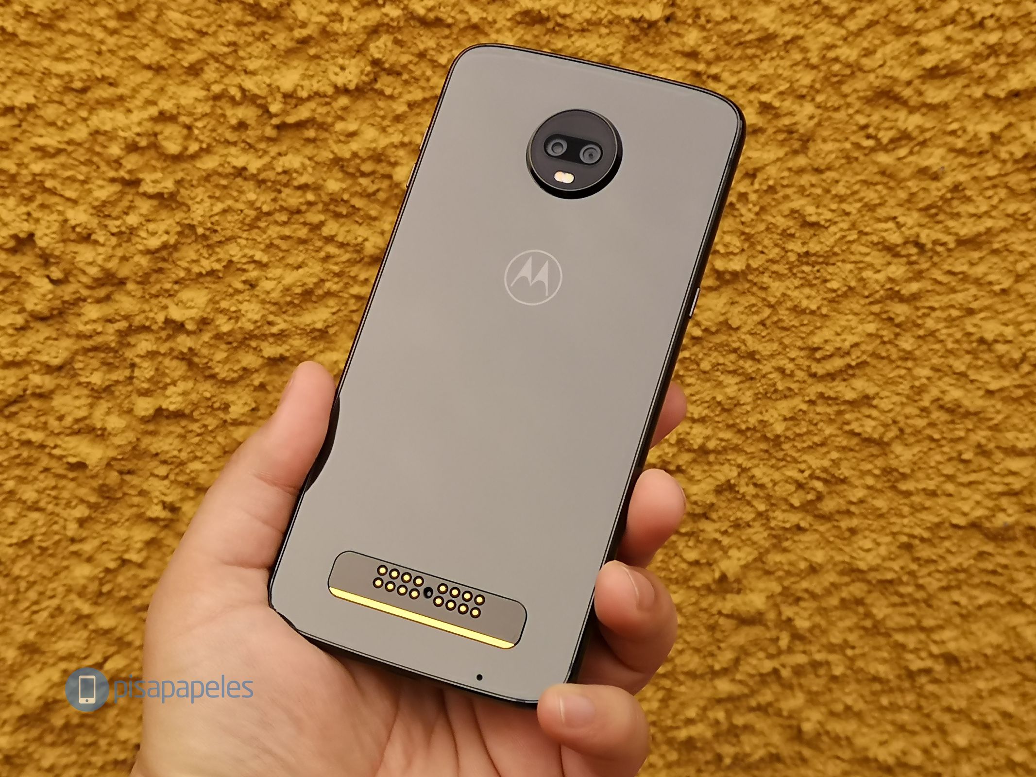 Revise el Motorola Moto Z3 Play 11"ancho =" 2133 "altura =" 1600
