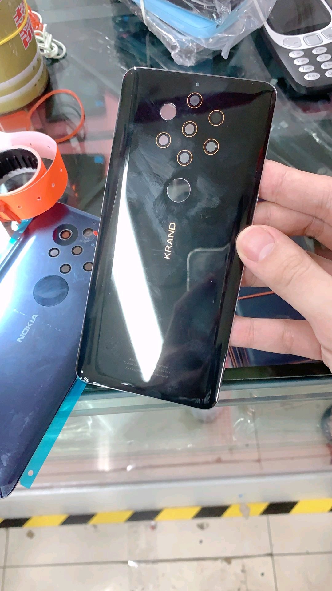 Lihatlah penutup belakang prototipe Nokia 9 PureView