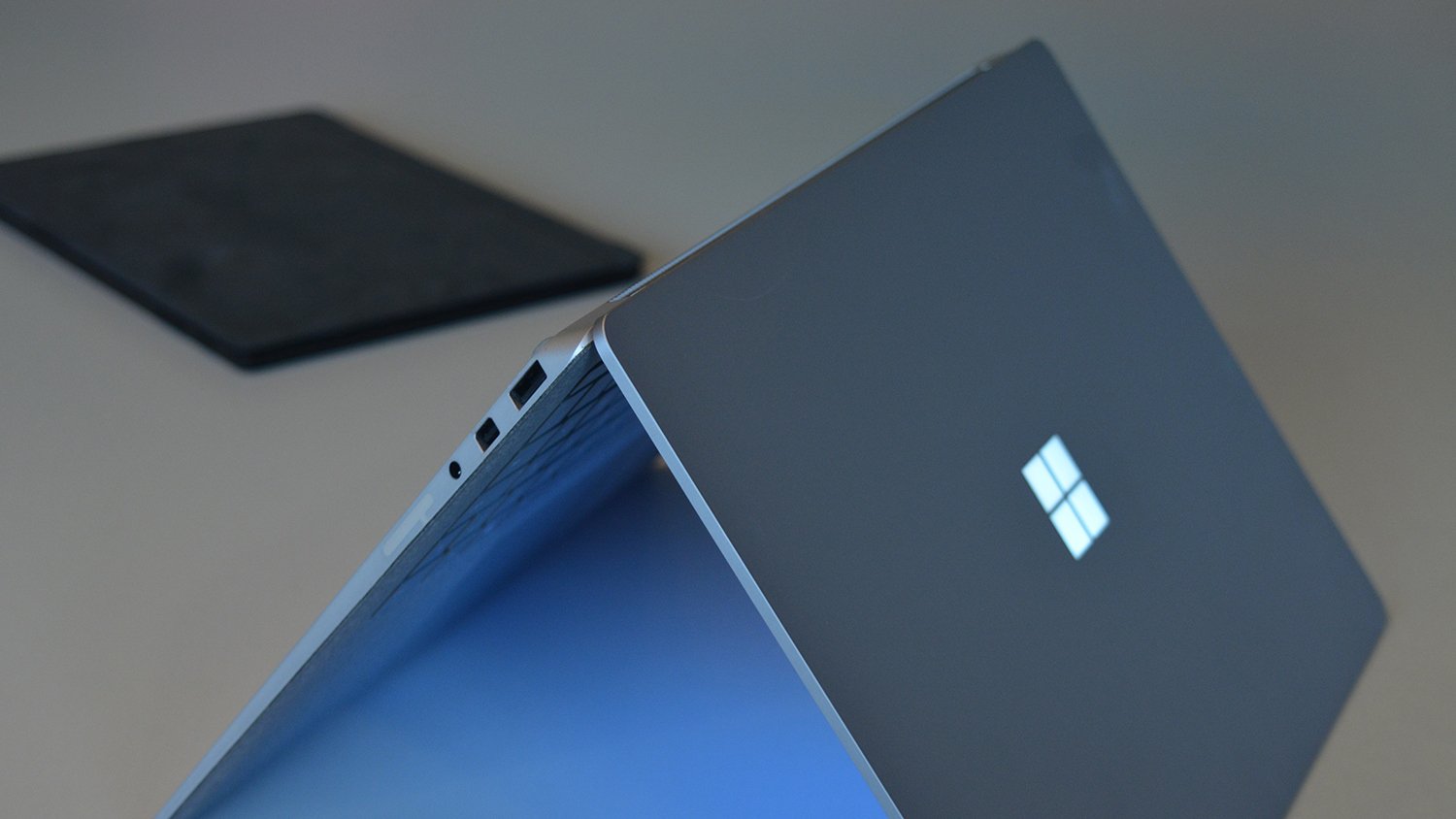 Microsoft membuat iklan Surface yang benar-benar lumpuh dan membandingkannya dengan MacBook
