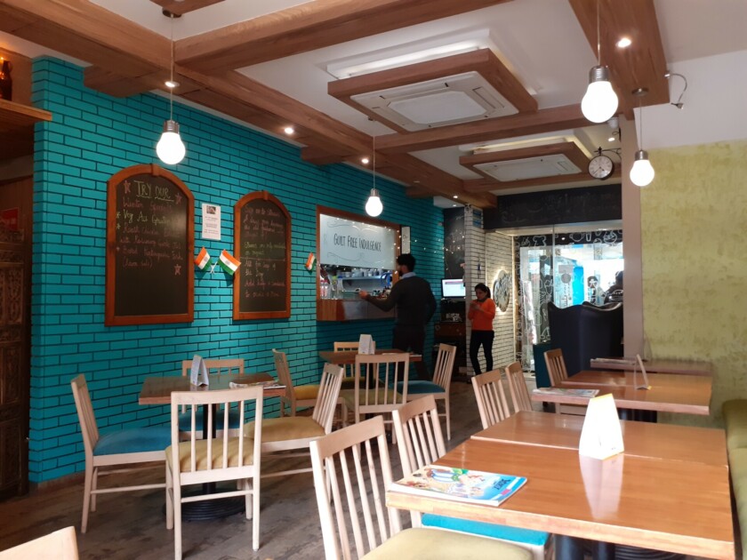 Contoh foto restoran yang diambil dengan Samsung Galaxy M20