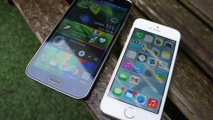 iPhone 5S vs Samsung Galaxy S5