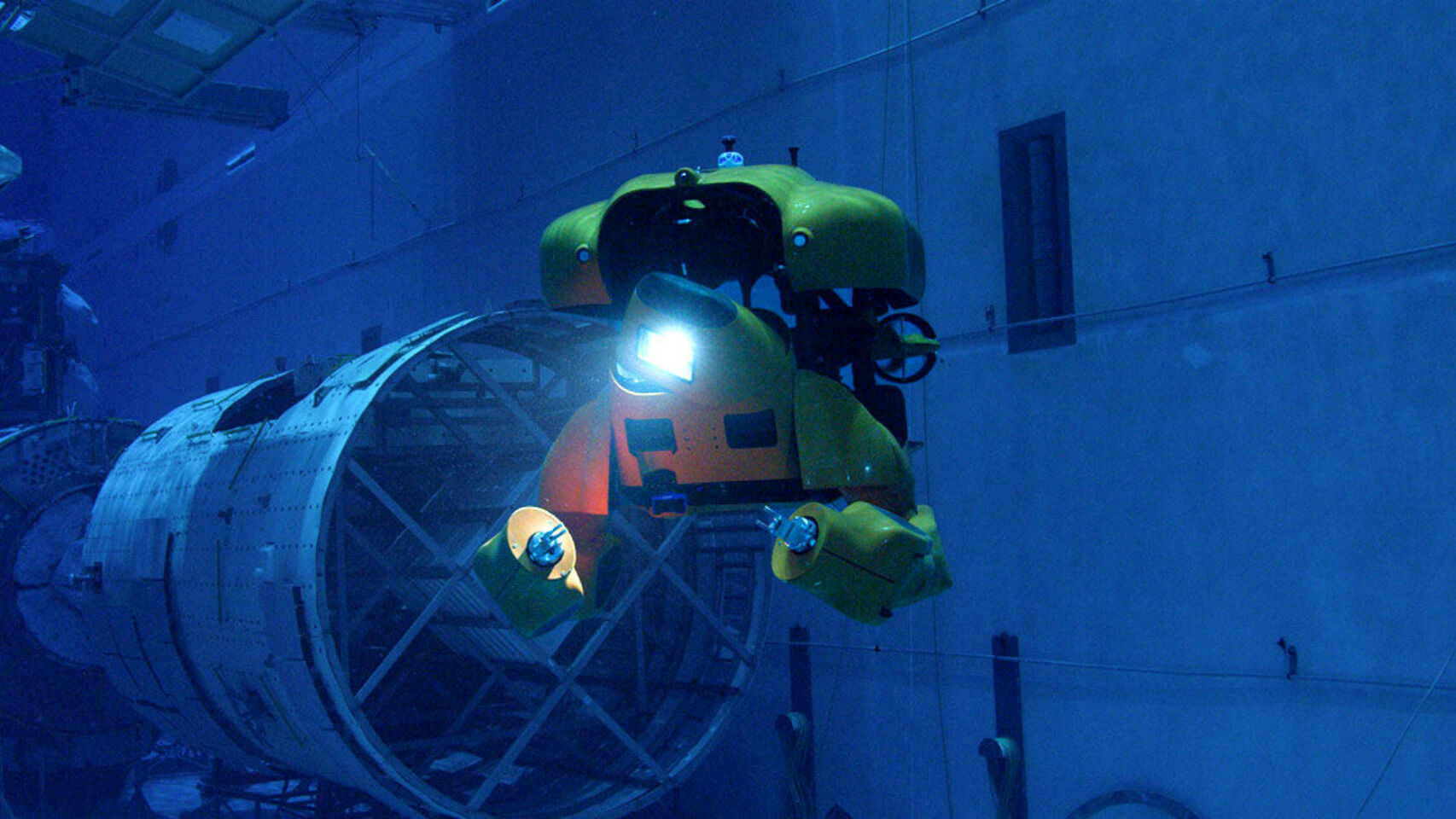 dari robot kapal selam ke humanoid dalam hitungan detik