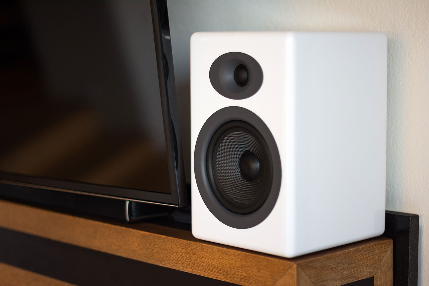 Audioengine A5 + Wireless desktop / Bluetooth speaker review: Rak buku sudah kembali! 6