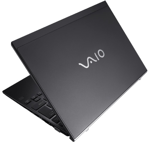 VAIO SX12 adalah laptop kompak dengan berbagai port 3
