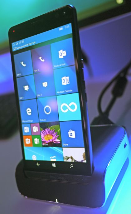 Tangan HP Elite X3 - ini Windows telepon ingin menjadi laptop Anda 3