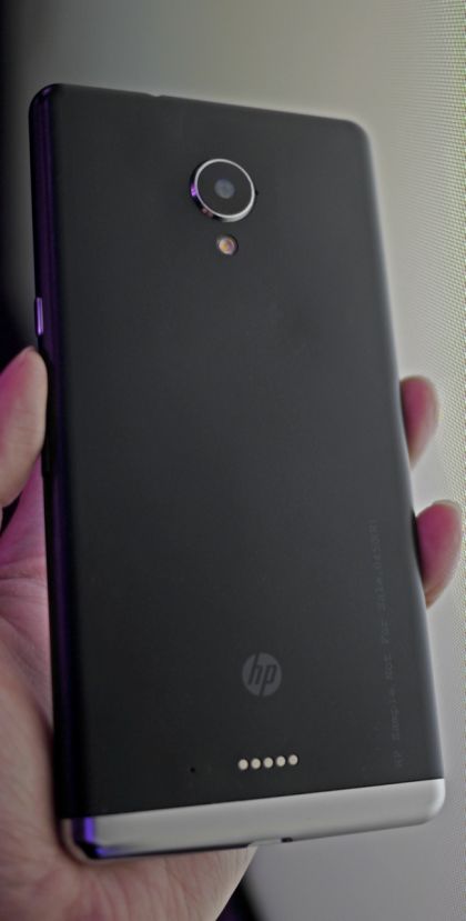 Tangan HP Elite X3 - ini Windows telepon ingin menjadi laptop Anda 6