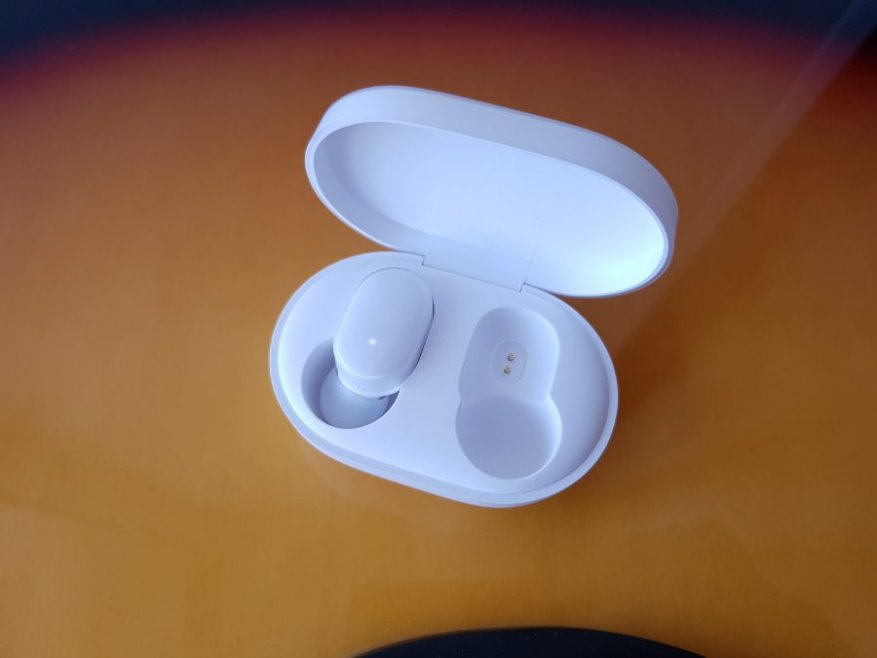Headphone nirkabel dengan Aliexpress: Ulasan headphone Xiaomi Mi AirDots 9