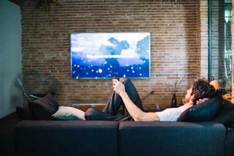 Cara Menghidupkan atau Mematikan Teks Tertutup pada LG Smart TV