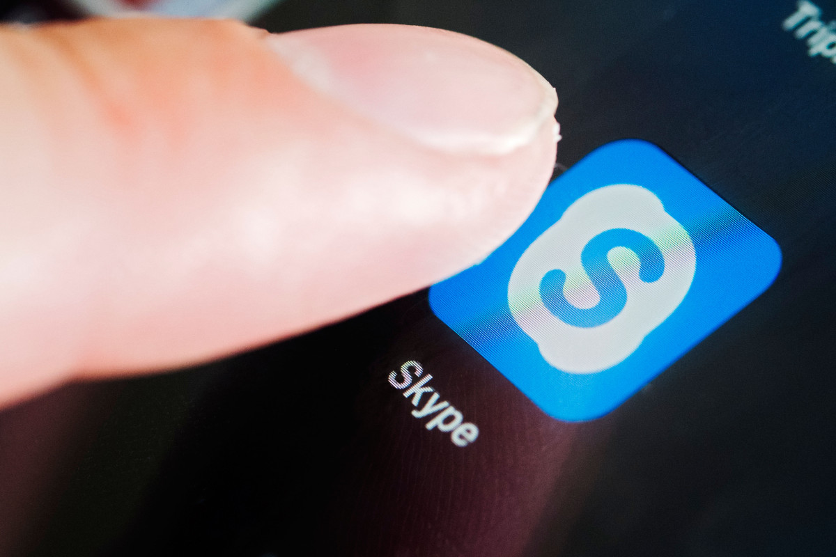 Microsoft ketahuan 'diam-diam mendengarkan' Skype panggilan - dan bahkan 'pengguna yang didengar berbicara kotor'