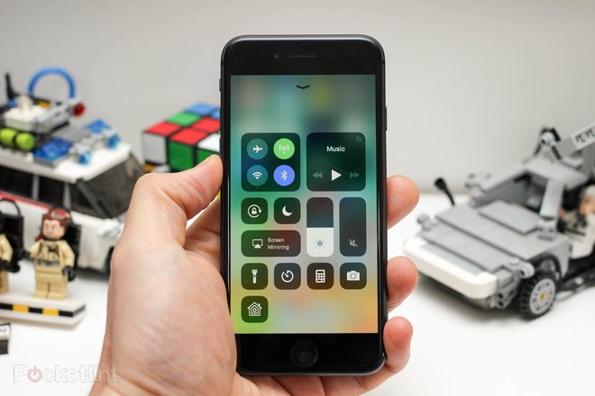 Apple    Đánh giá iPhone 8: Không nên bỏ qua iPhone nhỏ gọn 5