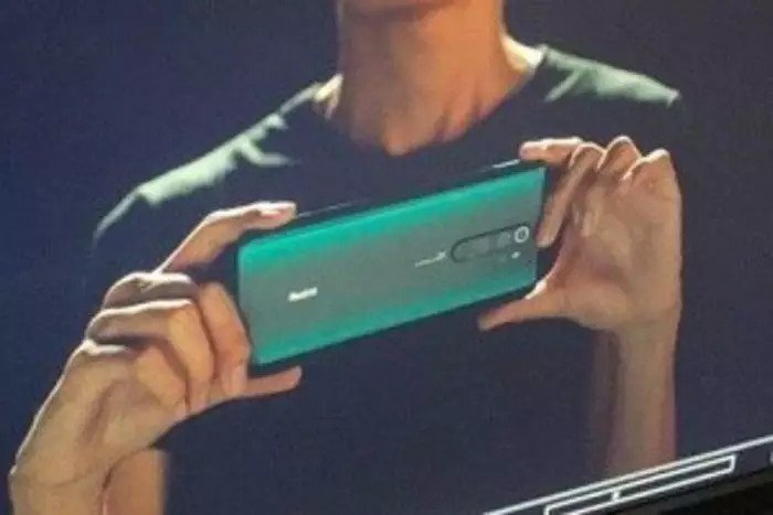 redmi Note 8 (Pro) menunjukkan dirinya sendiri dan dalam permainan asah baru