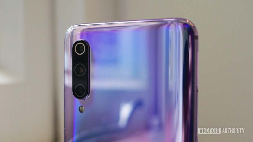 Xiaomi Mi. 9 деталей трех фиолетовых камер 1