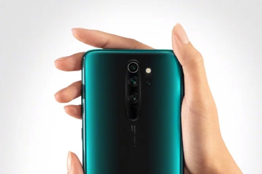 Redmi Note 8 Pro menunjukkan empat kamera belakangnya dalam gambar yang difilter