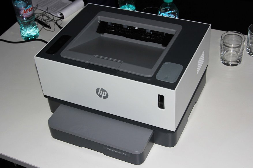HP го воведува првиот светски ласерски печатач со кертриџ 2