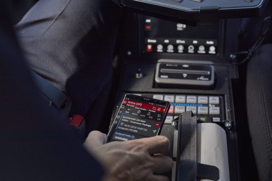 Mobil polisi ini akan menggunakan telepon seluler sebagai komputer 1