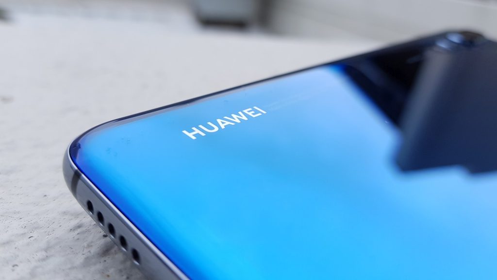 Huawei P30 mencakup kasing nirkabel