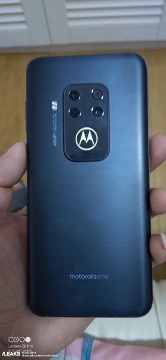 (Update: Live Photos) Motorola One Zoom/Pro membocorkan target kamera utama 48MP, 5x 6 hybrid zoom