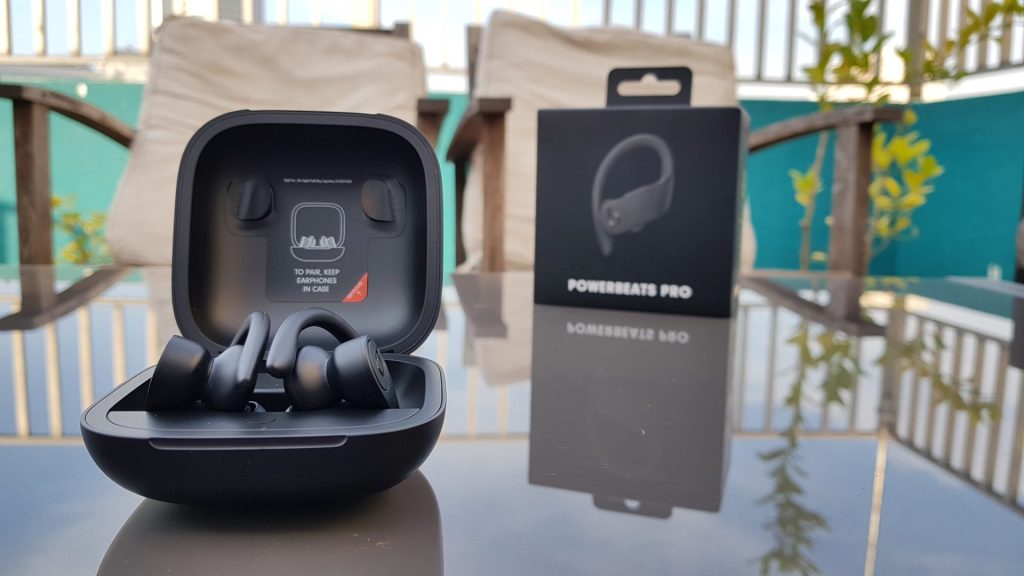 Powerbeats Pro Case and Case