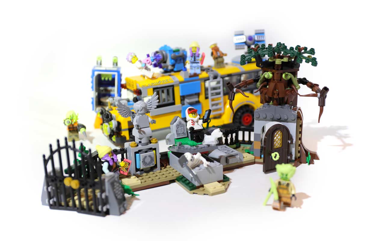 Hidden Side Paranormal Intercept Bus 3000 LEGO Review, dengan Graveyard Mystery