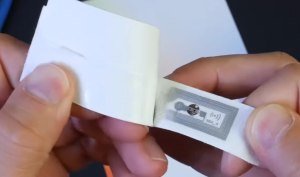 Apa yang ada di dalam titanium Apple Kemasan kartu? 3