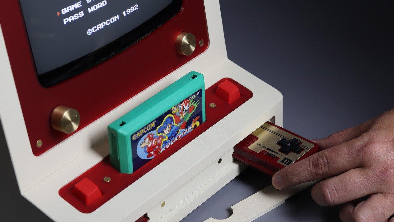 Acak: Reimagining Famicom Sebagai An Apple-Gaya Komputer Rumah