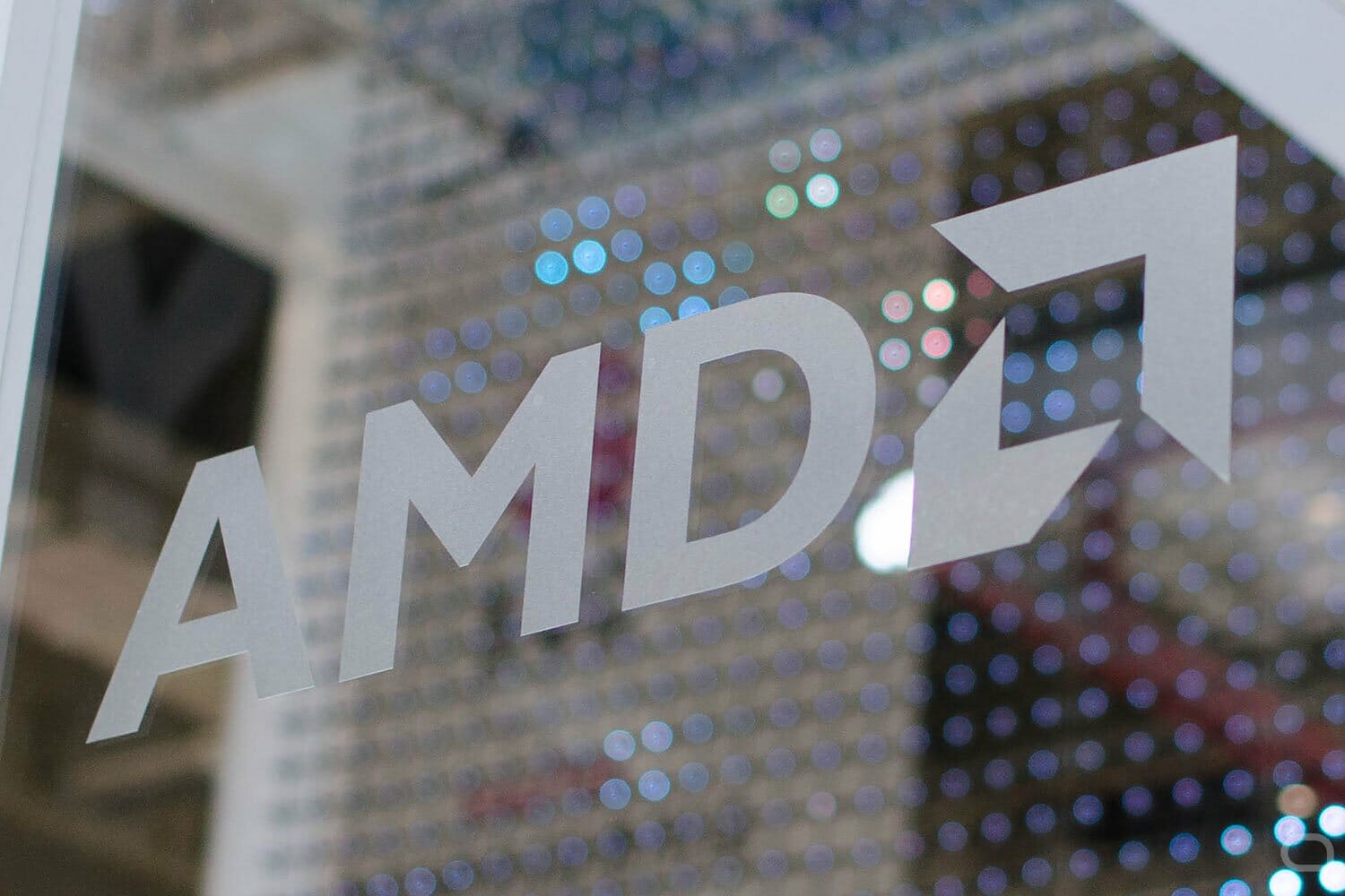Analisis pertama menyegel lompatan besar 7 nm AMD terhadap Intel