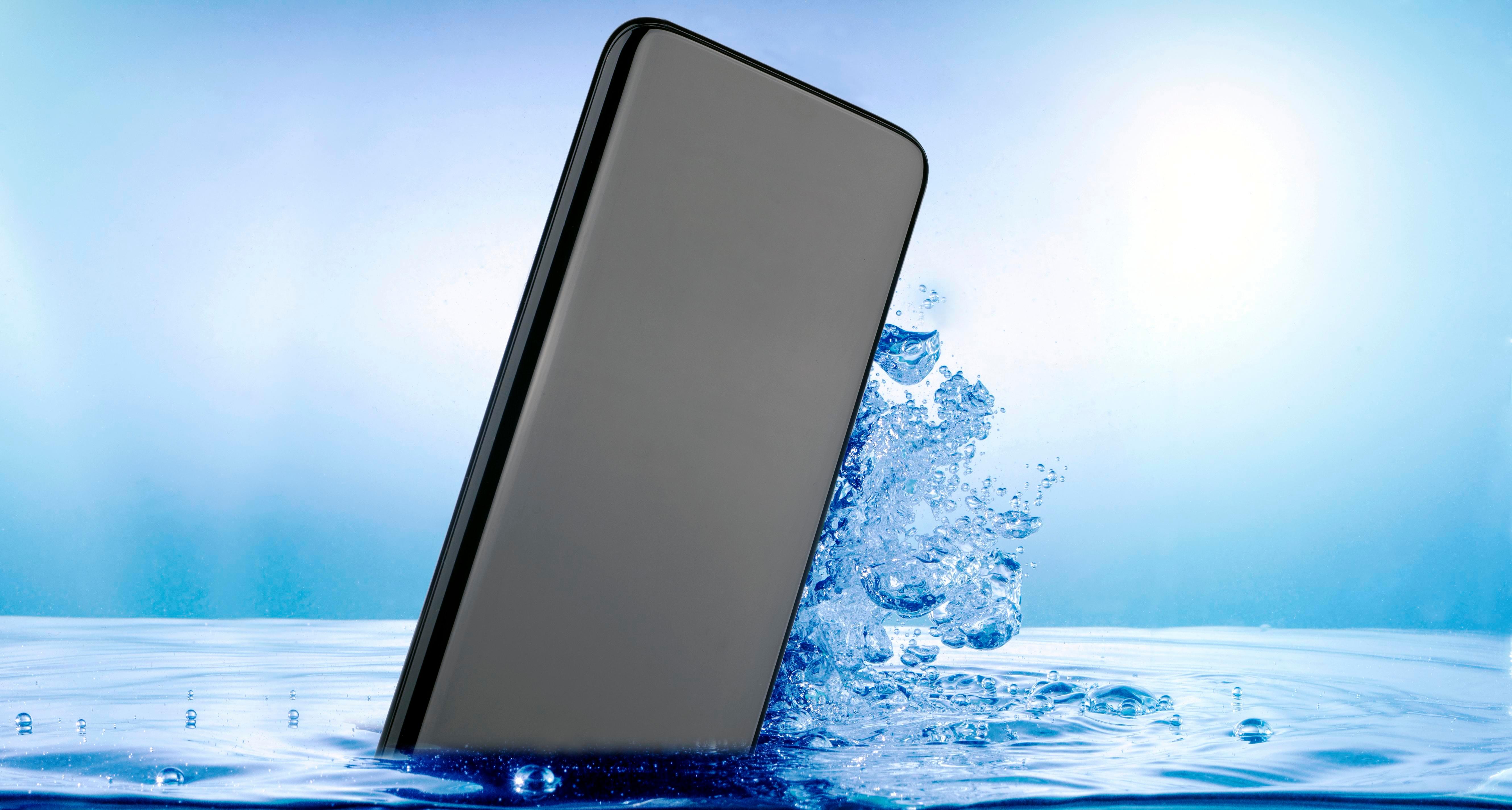  AppleiPhone 7 dan lebih tahan air dalam 1 meter air selama 30 menit