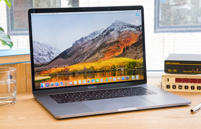 Apple Ulasan MacBook Pro (2018) 15-inci