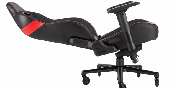 Corsair Road Warrior T2: kursi yang luas dan stabil untuk duduk atau berbaring