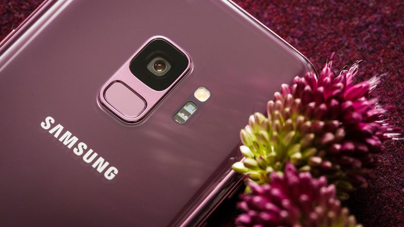 Foto baru dari Galaxy S10 menguatkan bahwa pembaca sidik jari terletak di bawah layar