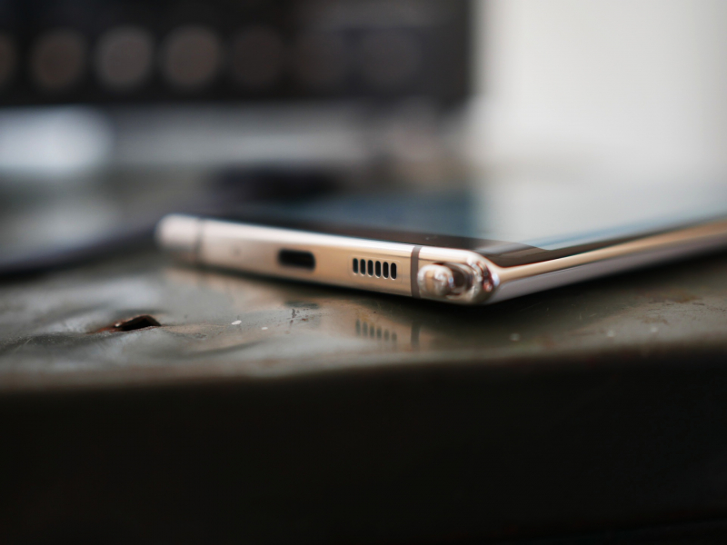 Galaxy Note 10: Samsung menghapus video dengan gesek jack headset iPhone