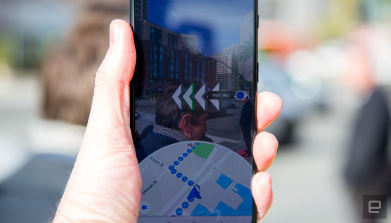 Google Maps: Live View dengan teknologi augmented reality tersedia di smartphone lain
