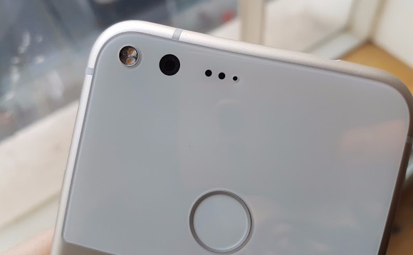 Google akan membayar pemilik ponsel Pixel, Pixel XL yang didekripsi hingga $500