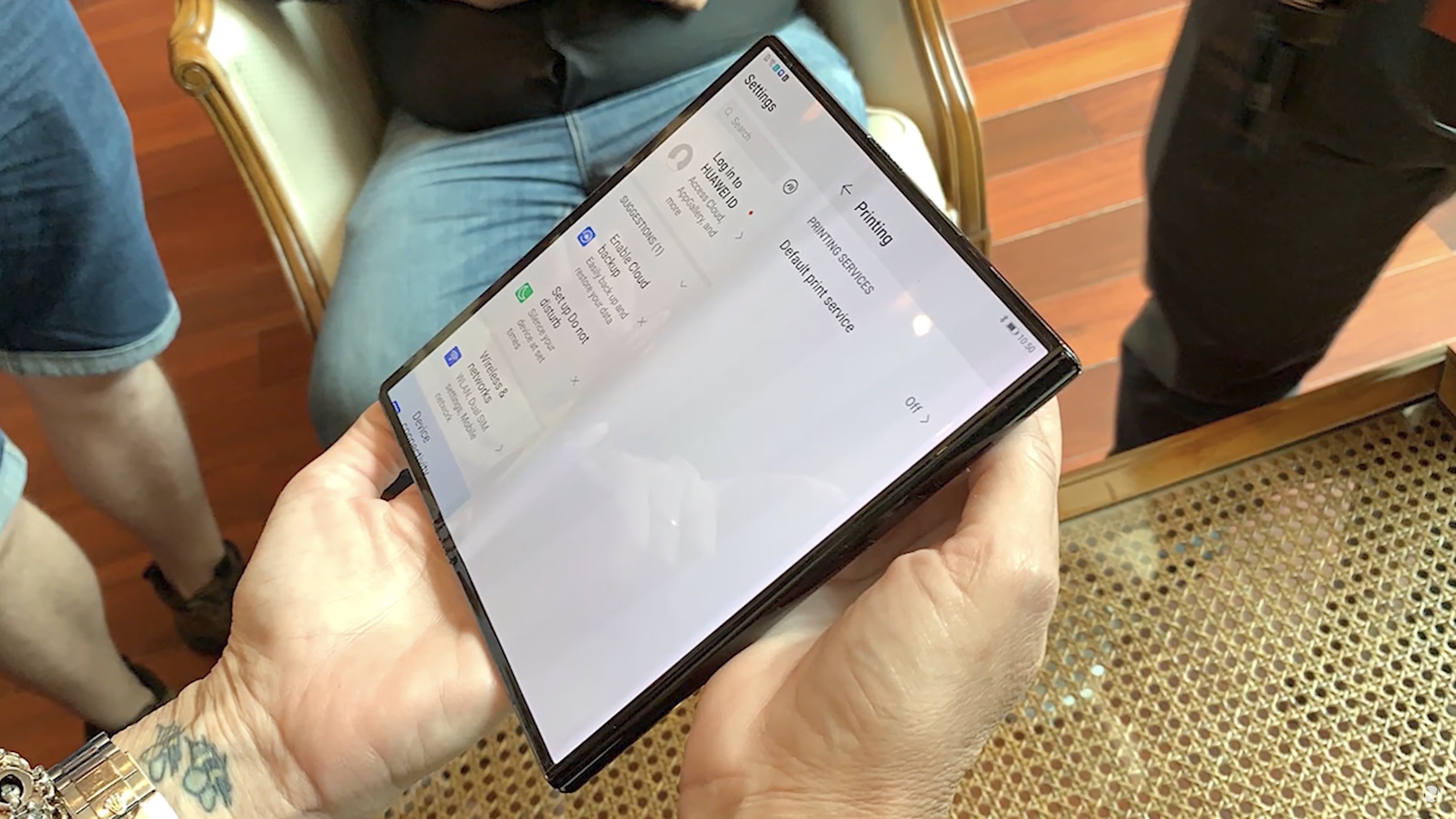 Huawei Mate X yang diperbarui siap untuk menerima Galaxy Fold dengan internal yang lebih cepat