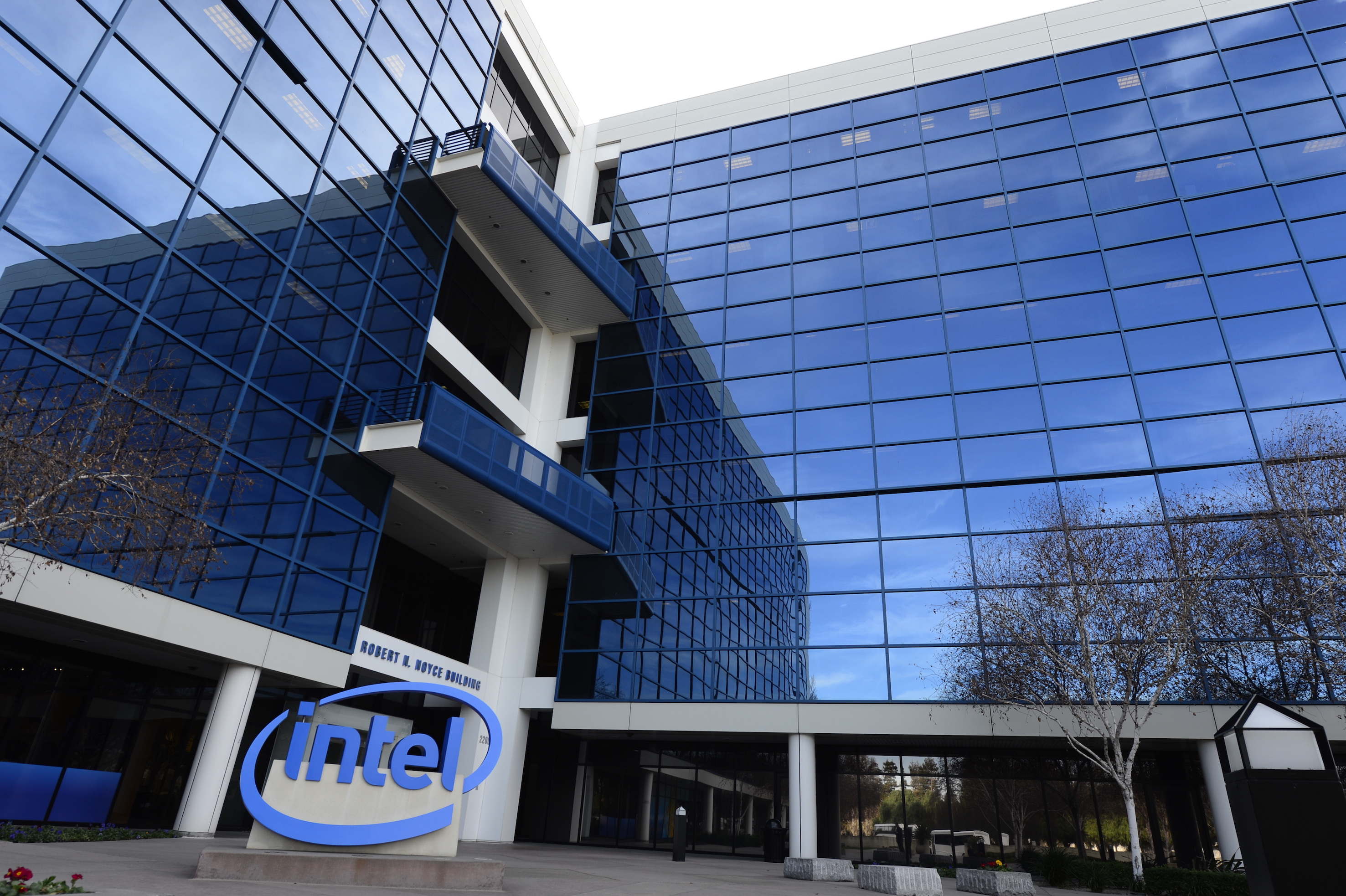 Hukum Moore bertahan dalam chip Intel Cannon Lake