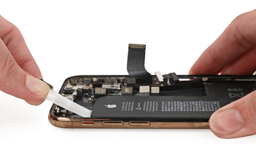 Mengganti baterai di iPhone XS