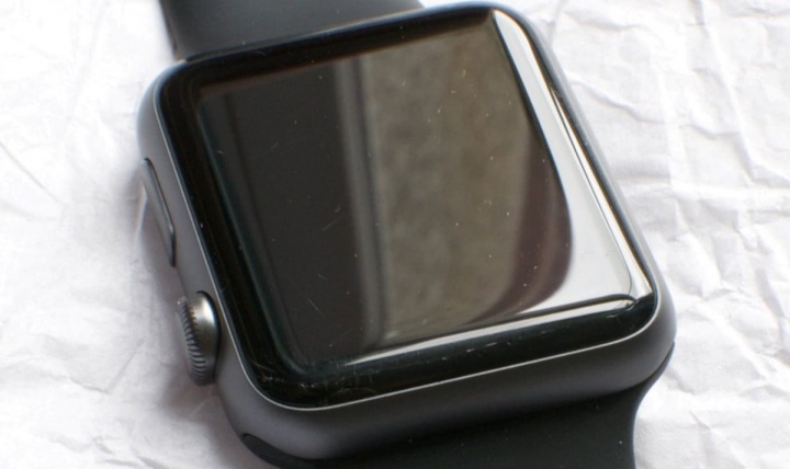 Gambar Apple Watch dengan retakan