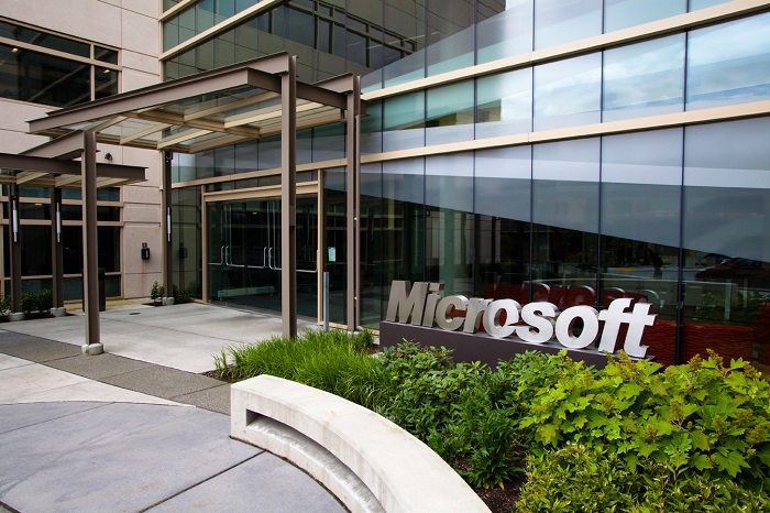 Microsoft Windows Pratinjau Server 2016 mengenai halangan waktu
