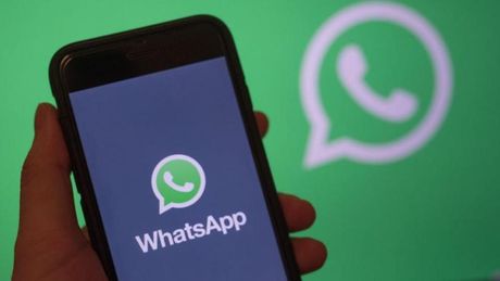 Seorang mata-mata ingin memasukkan WhatsApp Anda untuk mencuri data dan banyak lagi
