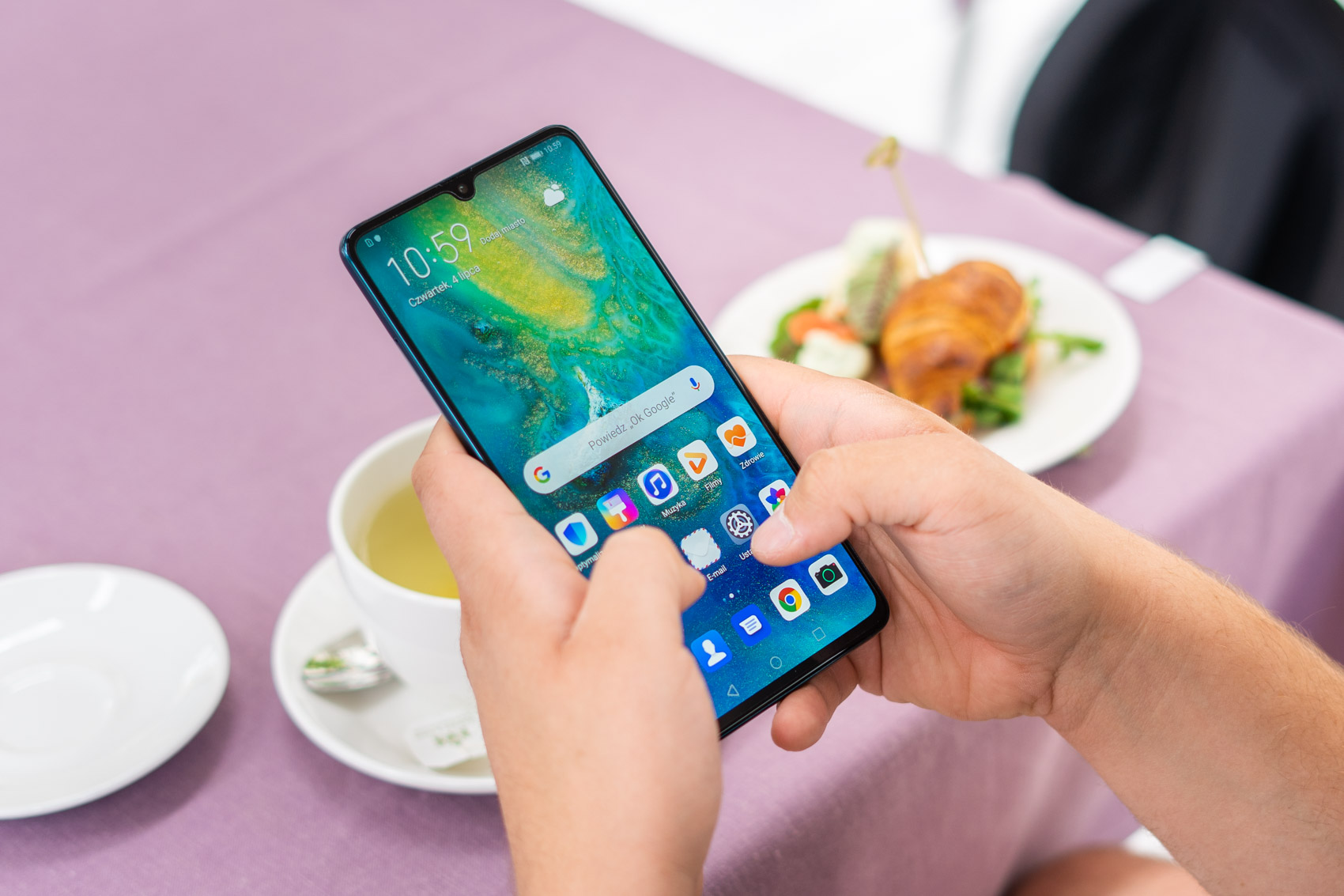 Smartphone pertama dari 5G di Polandia sudah mulai dijual. Kami memeriksa Huaweia Mate 20 X 5G