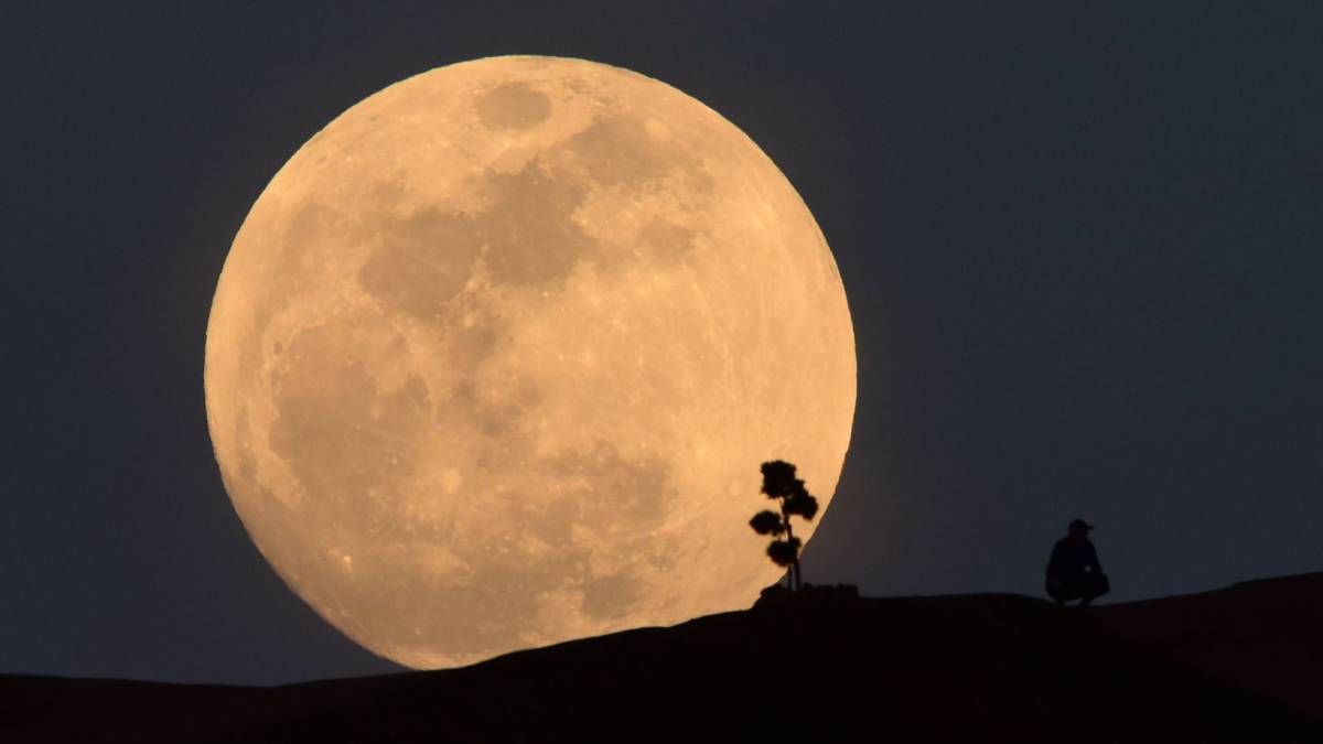 Tempat melihat online dan mengambil foto dengan ponsel ke Luna Eclipse Partial 2019