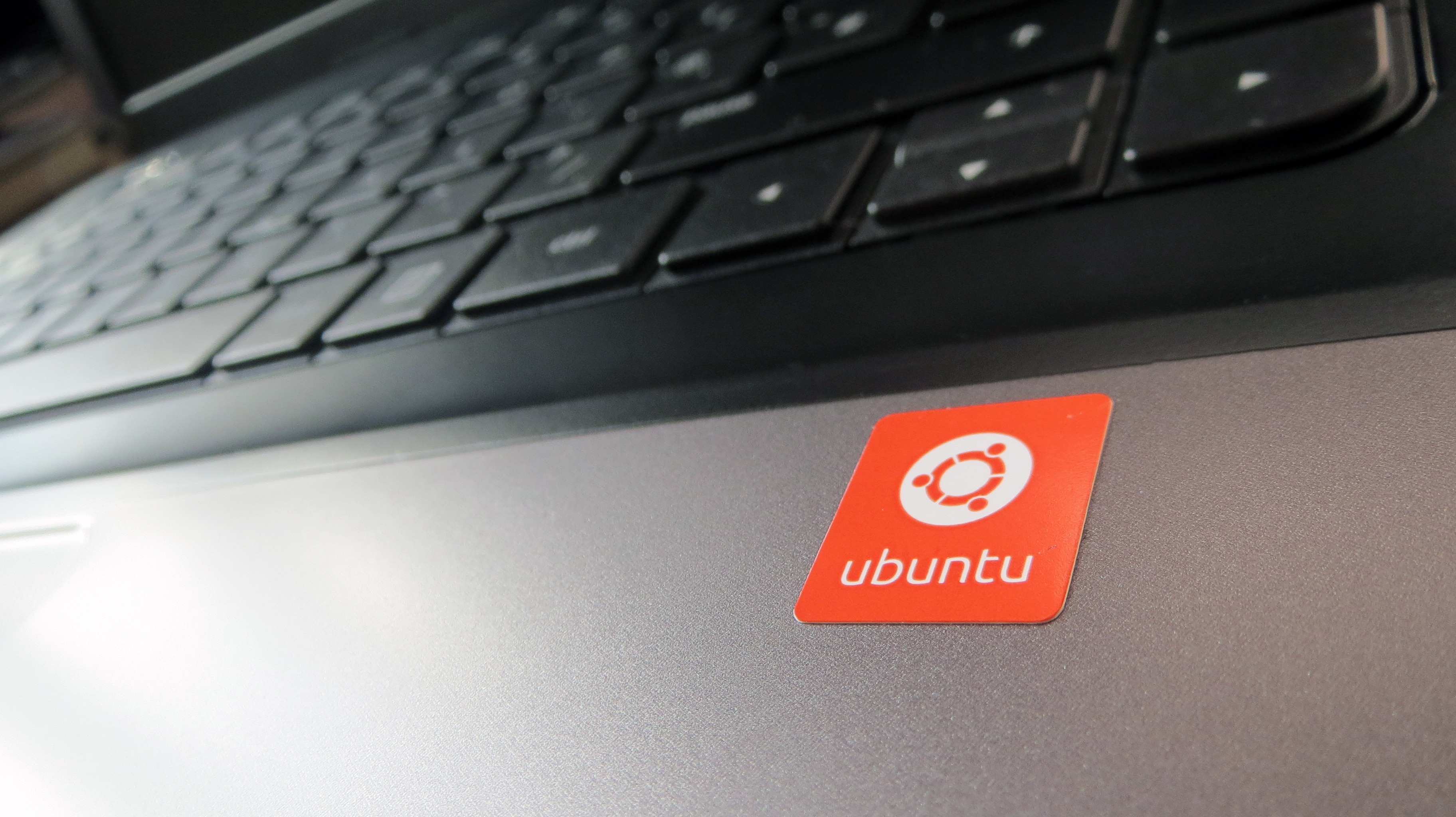 Ubuntu 15,04 memperbarui ponsel, cloud dan IoT
