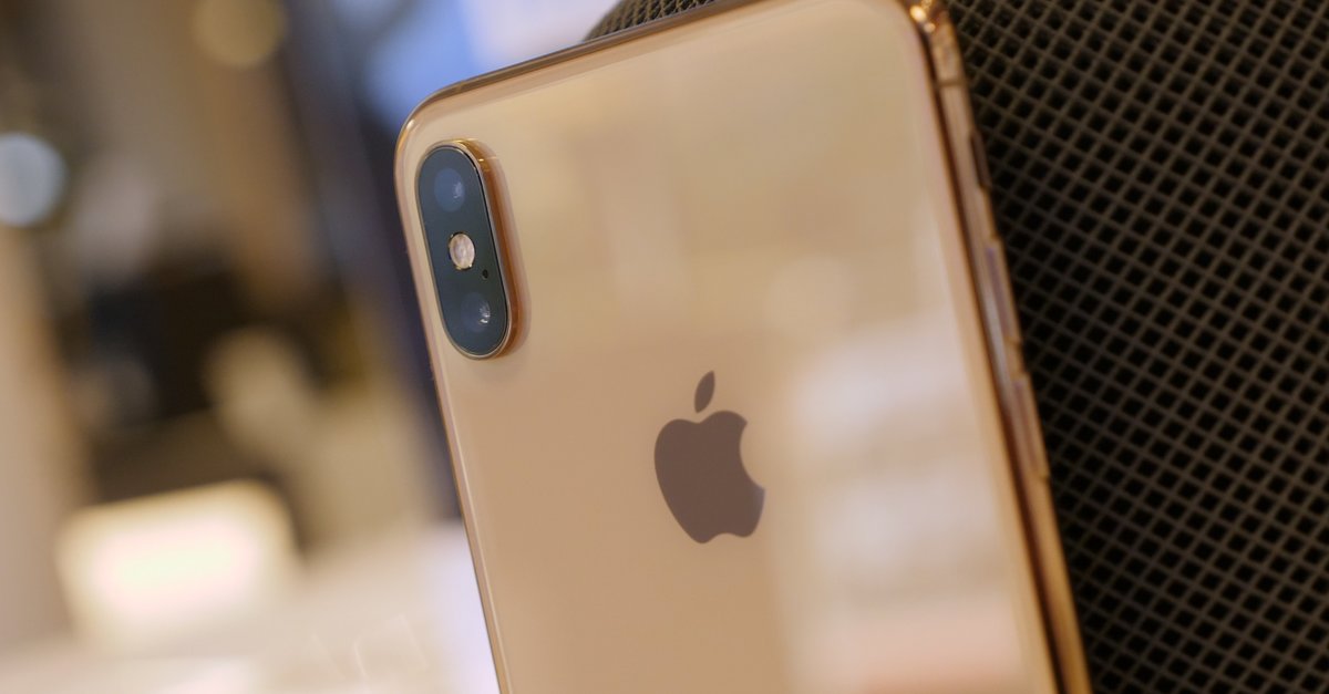 iPhone 11 dalam produksi: pengisian ulang kamera ApplePonsel cerdas yang diamankan