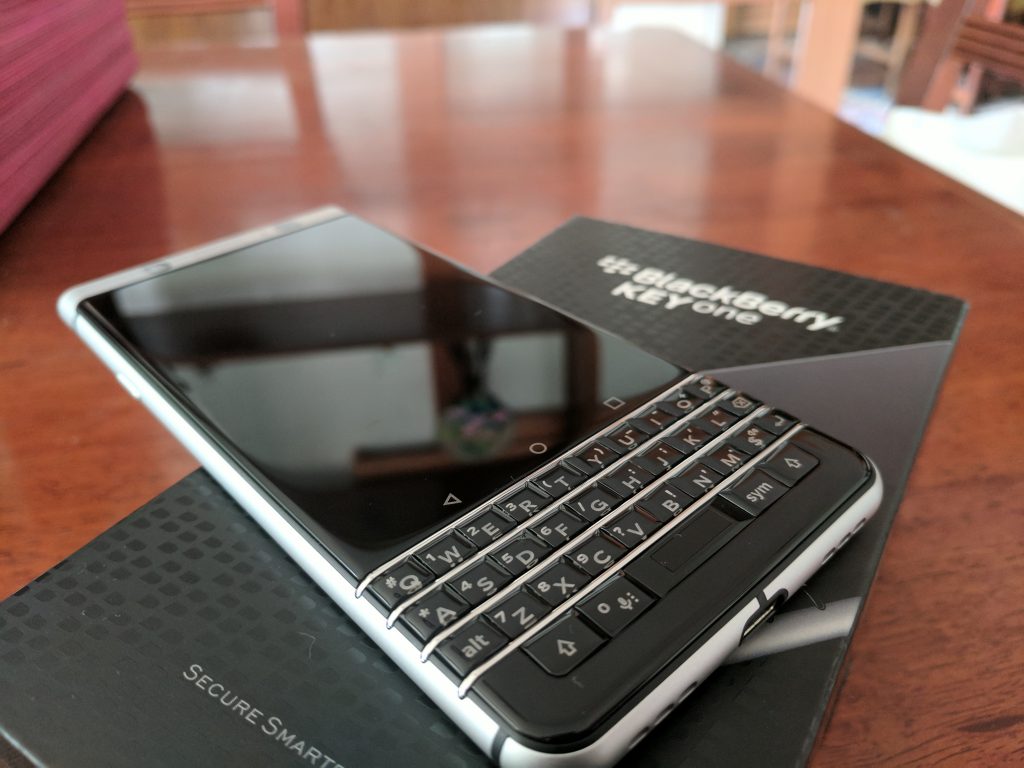 Đánh giá BlackBerry KEYone 2"width =" 750 "height =" 563