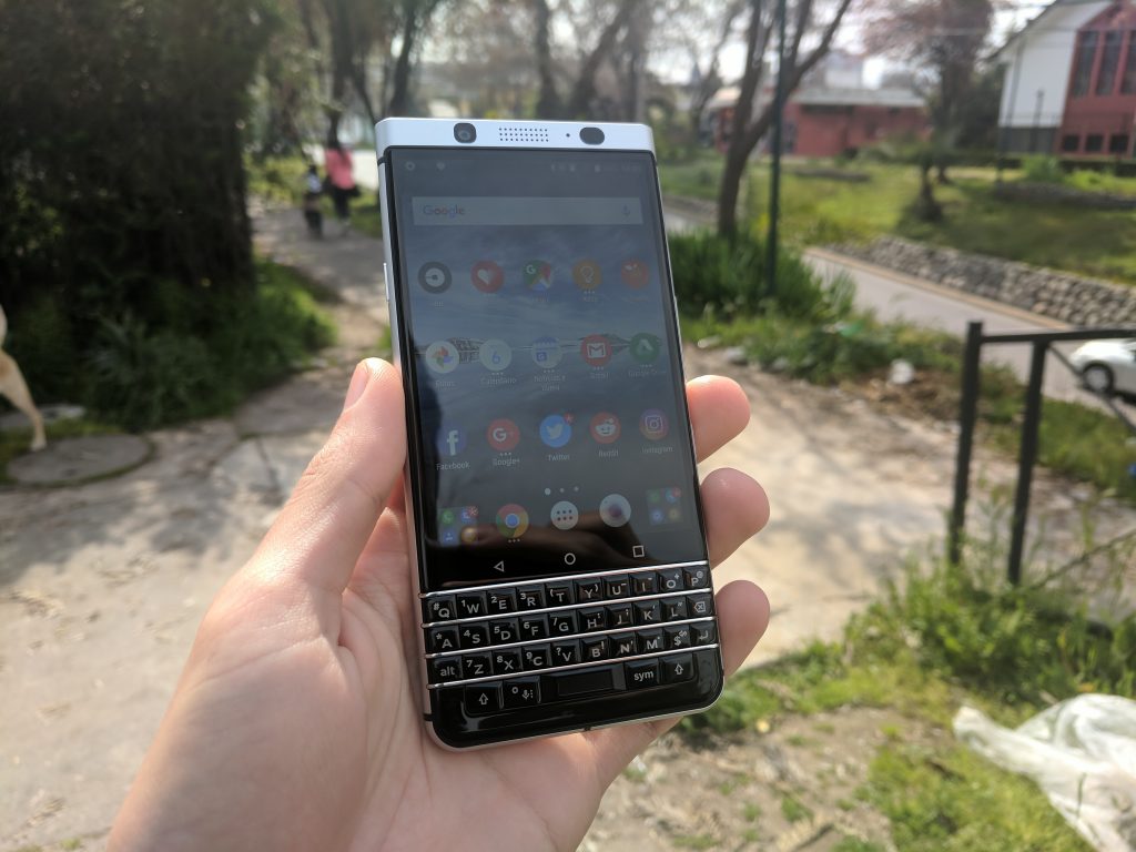 BlackBerry KEYone 4 Ulas "width =" 750 "height =" 563