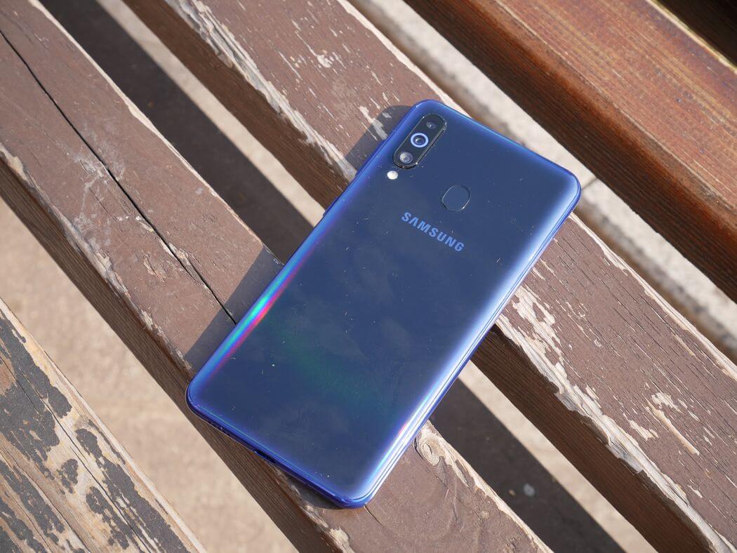 Samsung Galaxy Ulasan A60: Smartphone Terbaik dengan Layar Infinity-O sebesar $ 219
