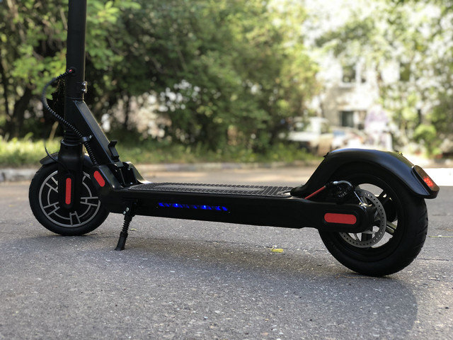 Recension av KUGOO ES2 Folding Electric Scooter: Bara $429,99 (kupong)