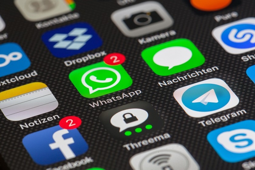 WhatsApp untuk iPhone memungkinkan kita mendengarkan catatan suara langsung dari notifikasi